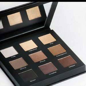 REALHER shadow palette